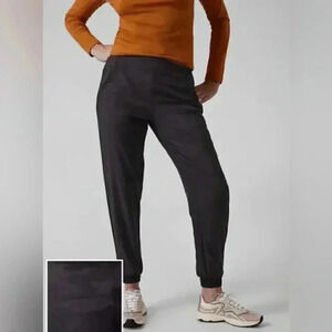 Athleta Brooklyn lined black athletic camo casual jogger style pant 24